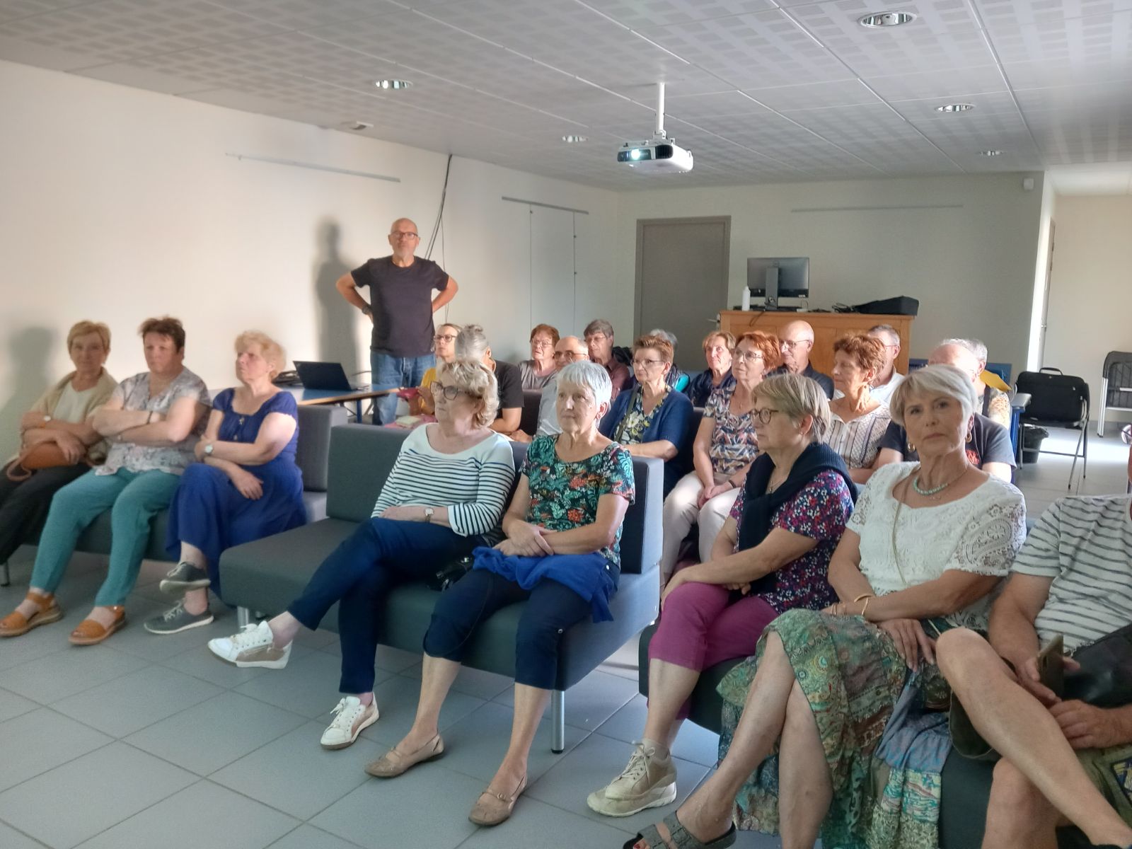 Conférence du Dr Mansuy à destination de la population 